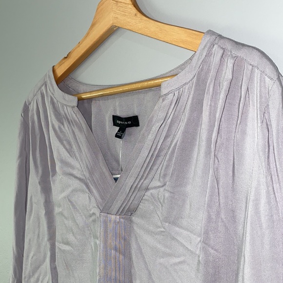 Spense V-Neck Long Sleeve Tunic in Color Dove - Picture 2 of 4